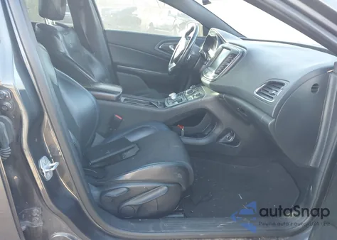 2015 Chrysler 200 S z USA, uszkodzony, nr VIN 1C3CCCBG4FN551421